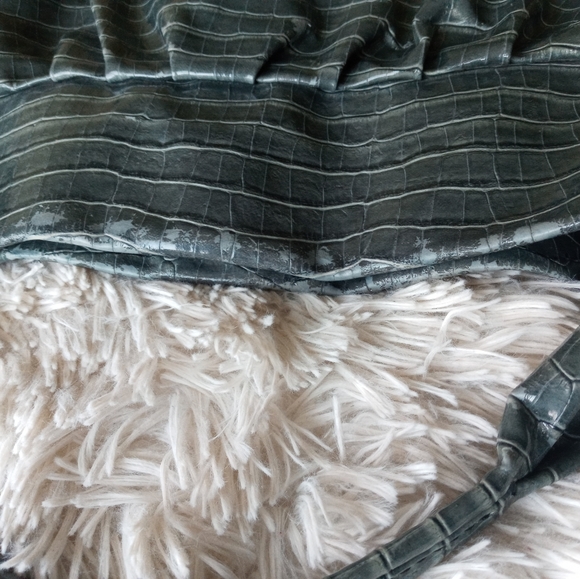 Marc by Marc Jacobs Vintage Blue PATENT LEATHER BAG - Picture 7 of 16